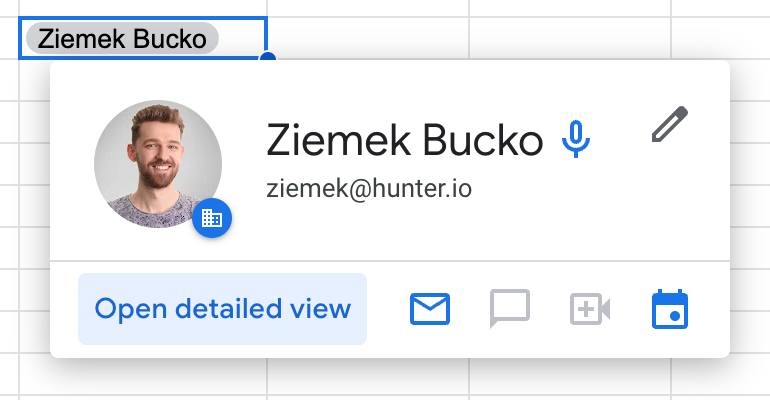 a screenshot of an email address successfully converted to a people chip